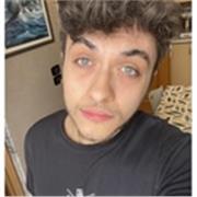 Laureato un lingue, culture e letterature moderne impartisce lezioni di francese per studenti di ogni livello e grado